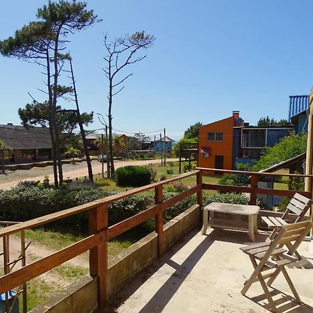 Casa Amarilla Con Jacuzzi Punta Del Diablo Exterior foto
