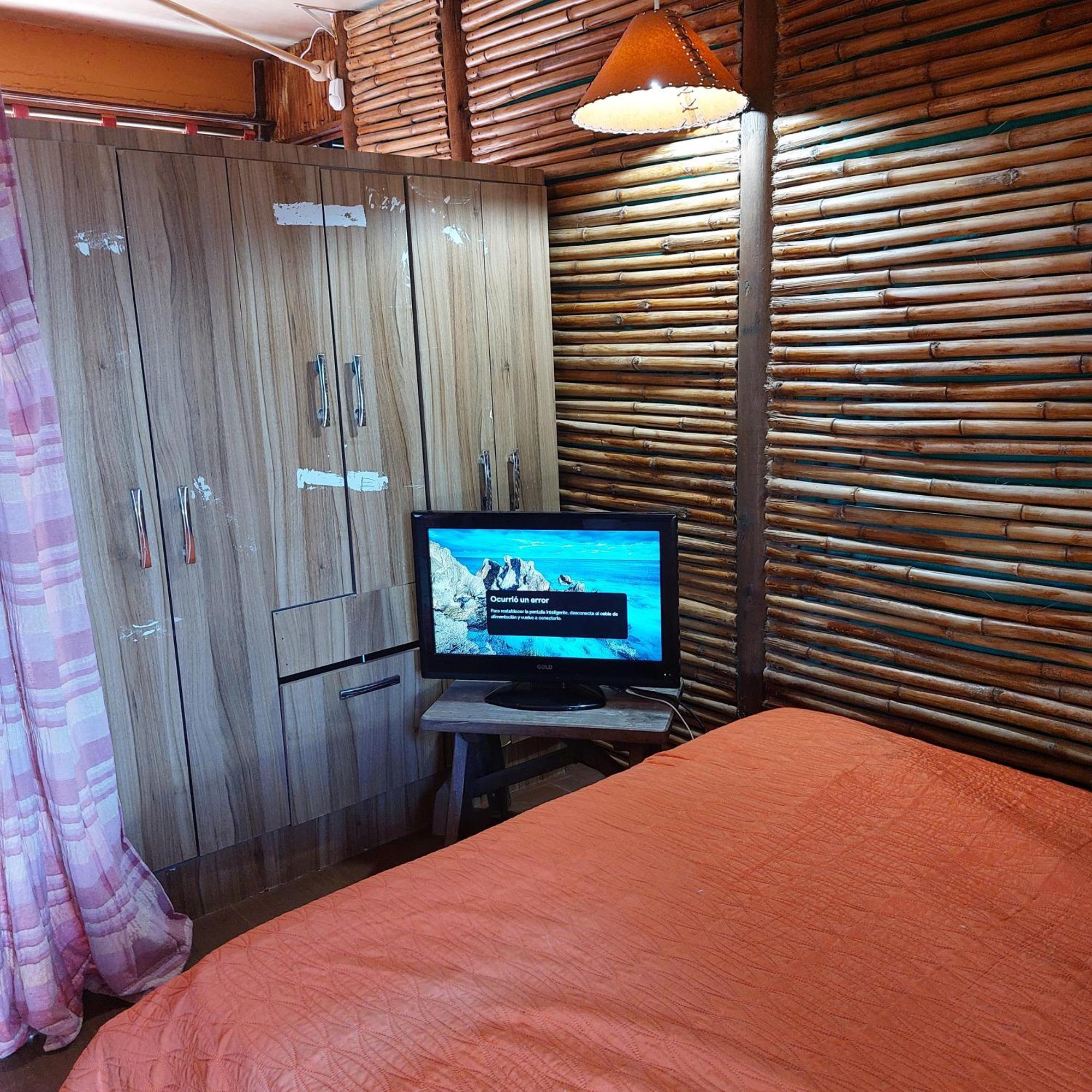 Casa Amarilla Con Jacuzzi Punta Del Diablo Exterior foto
